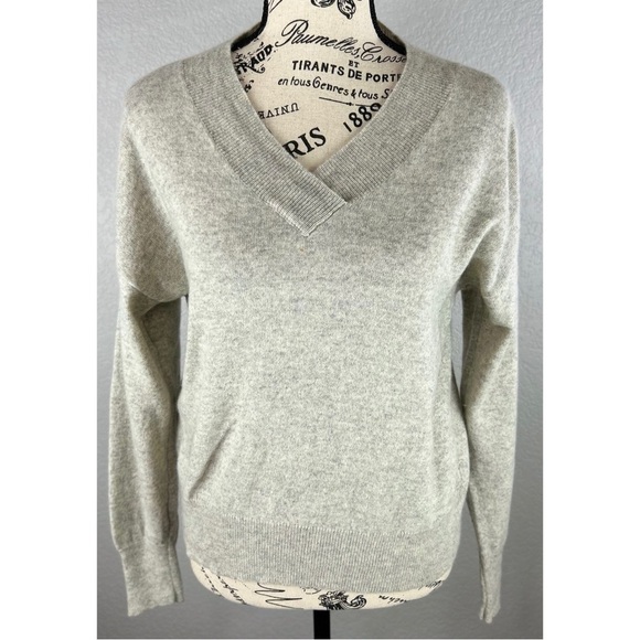 Madewell Cashmere V-Neck Sweater Heather Shadow, size Medium - Picture 2 of 13